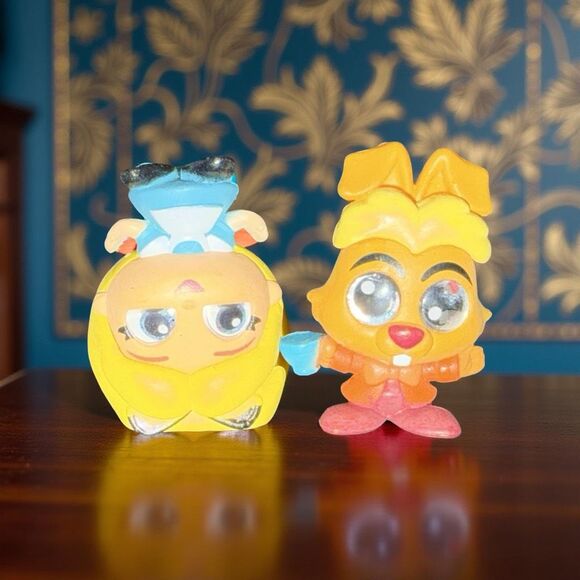 Disney Doorables Series Alice In Wonderland March Hare & Alice Mini Figures A30 - Picture 1 of 6